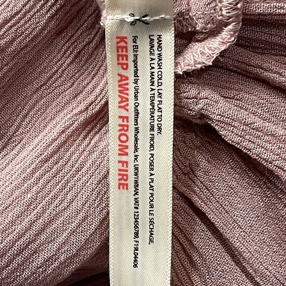 Free People Intimately Small Adella Cami Top Mauve Ruffled Crochet Lace Smocked - Picture 9 of 10